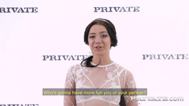 Девка в чулках нежно кончает - #3