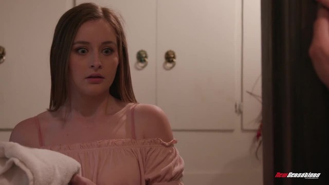 Крепкий член для бритой киски - #1