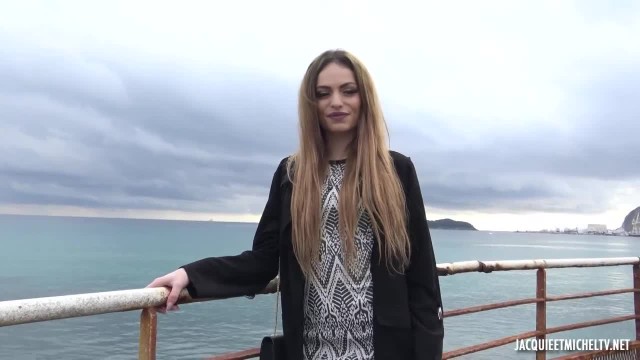 Девица в чулках села на член - #2