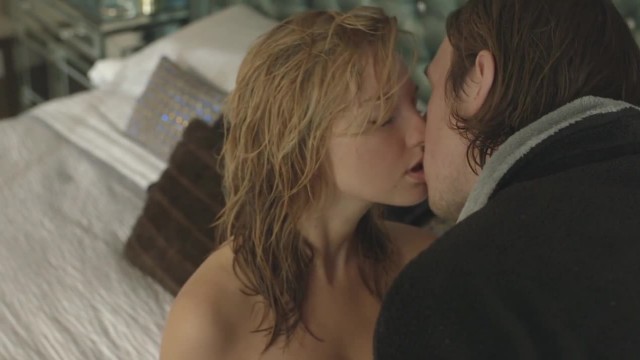 Небритая киска с членом внутри - #3